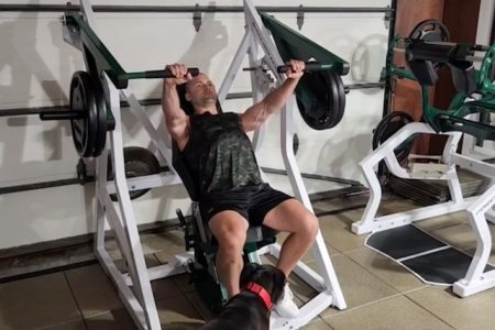 Seberapa Sering Anda Harus Menggunakan Mesin Chest Press dalam Rutinitas?