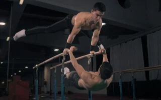 Latihan Palang Sejajar: Kembangkan Kekuatan & Fleksibilitas